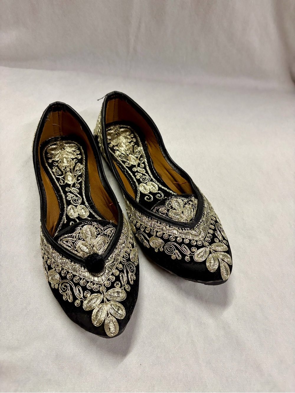Black Punjabi Jutti Flats